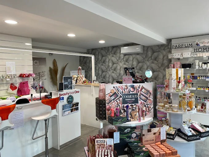 L’espace boutique de Cosmesud à Baillargues : parfums, maquillage et soins