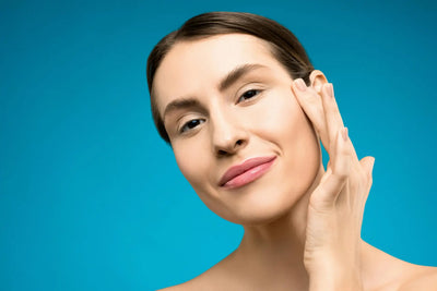 Épilation à la cire des joues pour une peau douce et sans poils chez Cosmesud à Baillargues