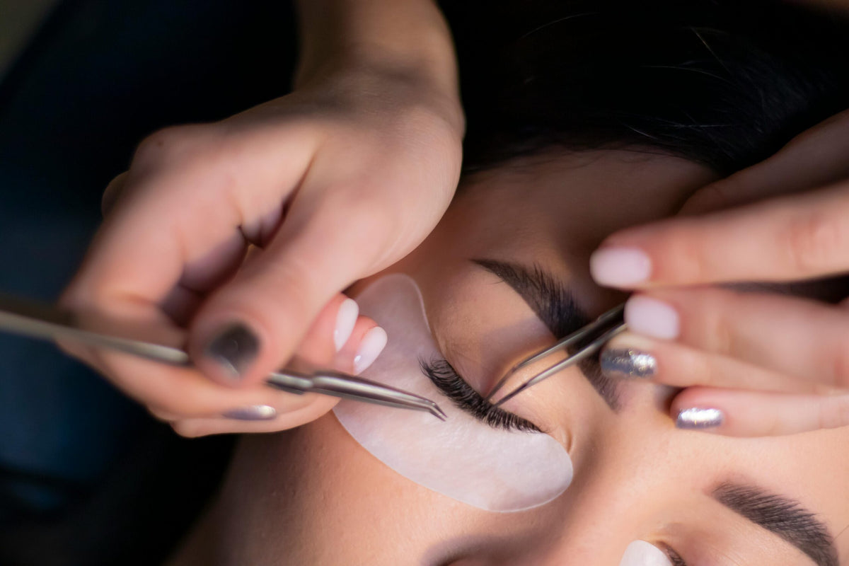 Extension de cils à cils pour un regard naturel à Cosmesud Baillargues
